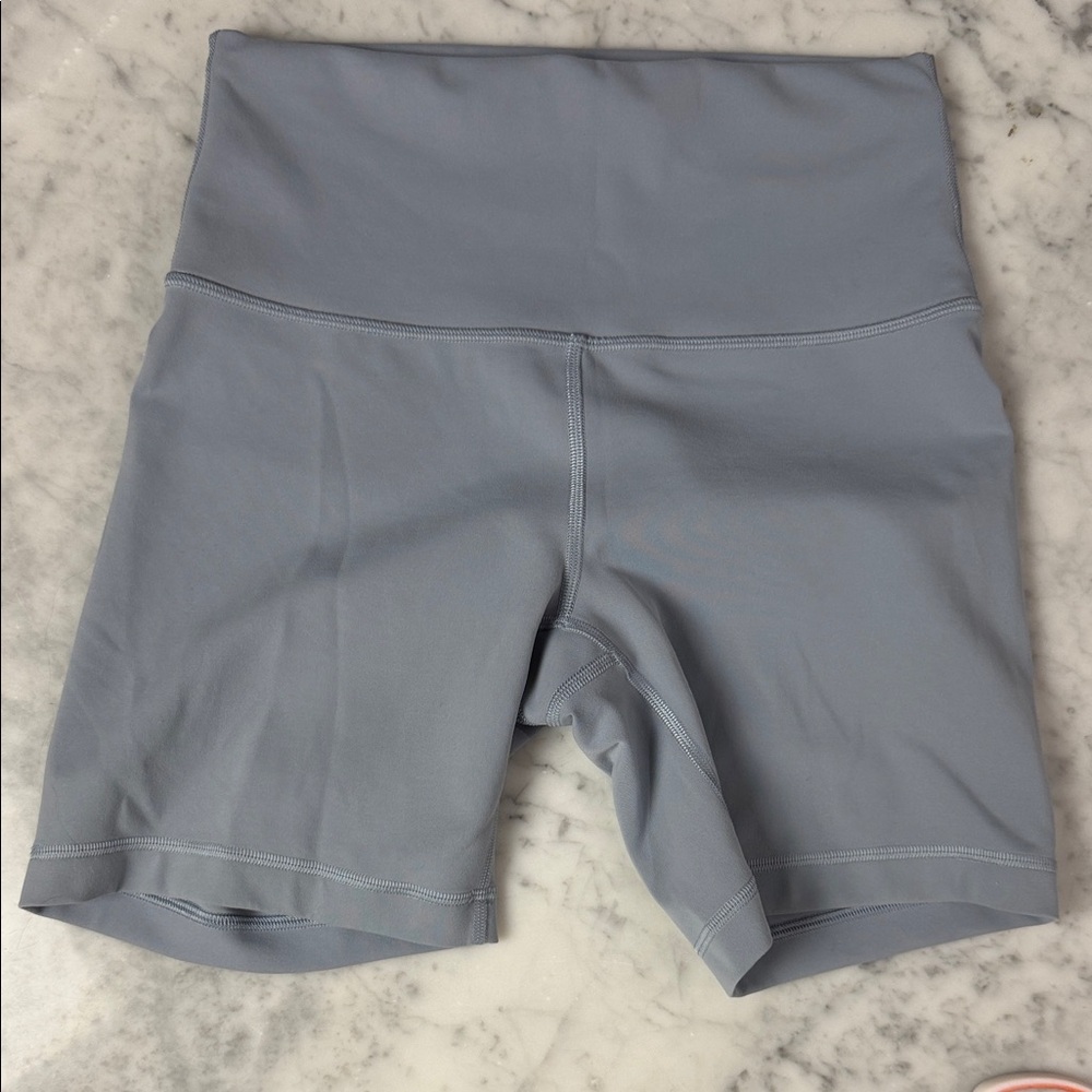 Lululemon shorts - Picture 3 of 4
